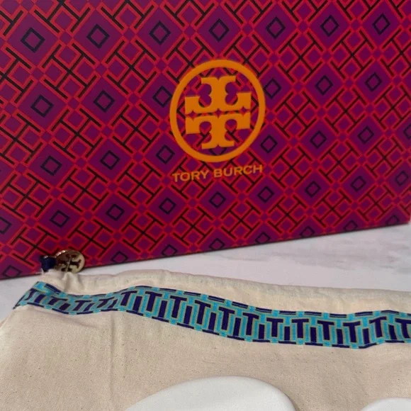 Tory Burch Cream Sandals - Picture 5 of 5